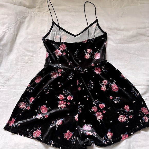 Velvet Floral Romper - Picture 2 of 4